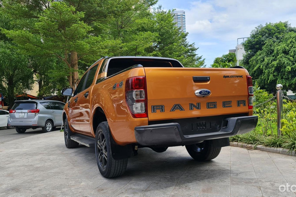So sánh Ford Ranger và Toyota Hilux cũ: Về trang bị ngoại thất So sánh Ford Ranger và Toyota Hilux cũ: Về trang bị ngoại thất.