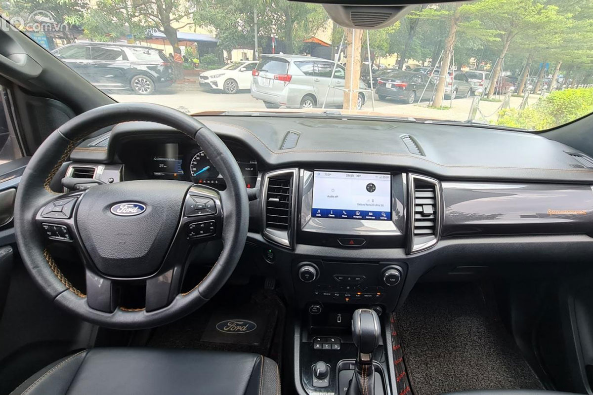 So sánh Ford Ranger và Toyota Hilux cũ: Về trang bị nội thất So sánh Ford Ranger và Toyota Hilux cũ: Về trang bị nội thất.