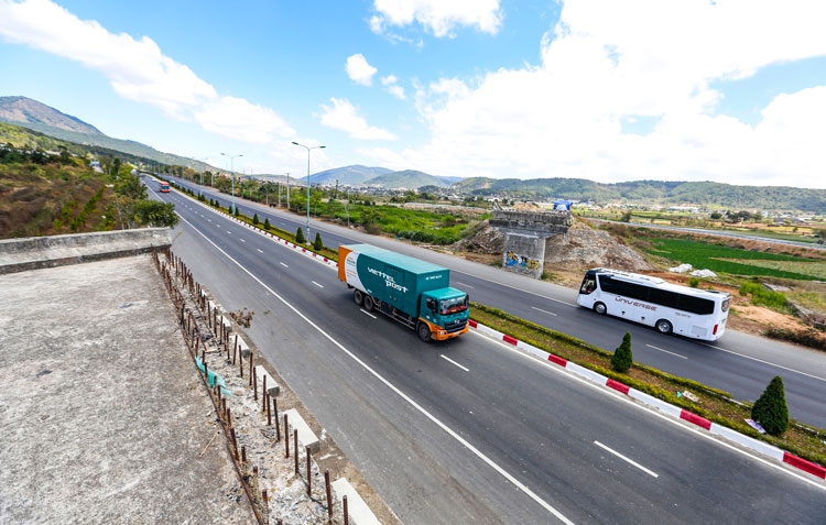  Dự án thi công cầu vượt cao tốc Liên Khương - Prenn