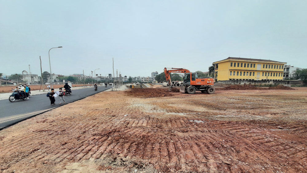 h&igrave;nh ảnh khu đất đấu gi&aacute; cạnh đường trải nhựa