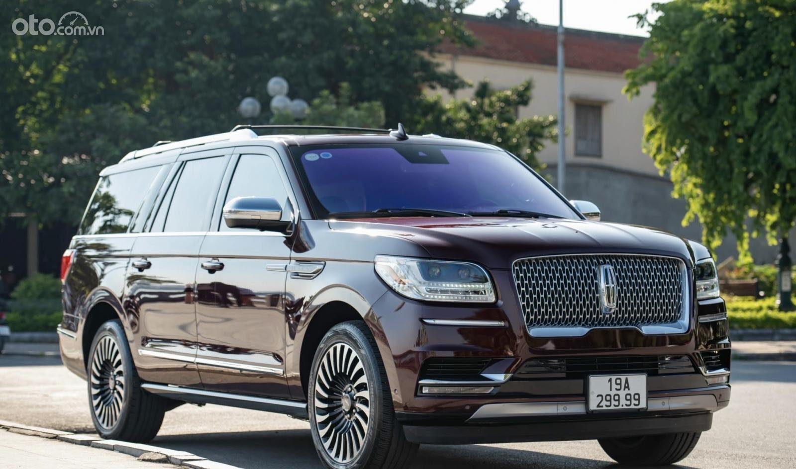 Lincoln Navigator biển 