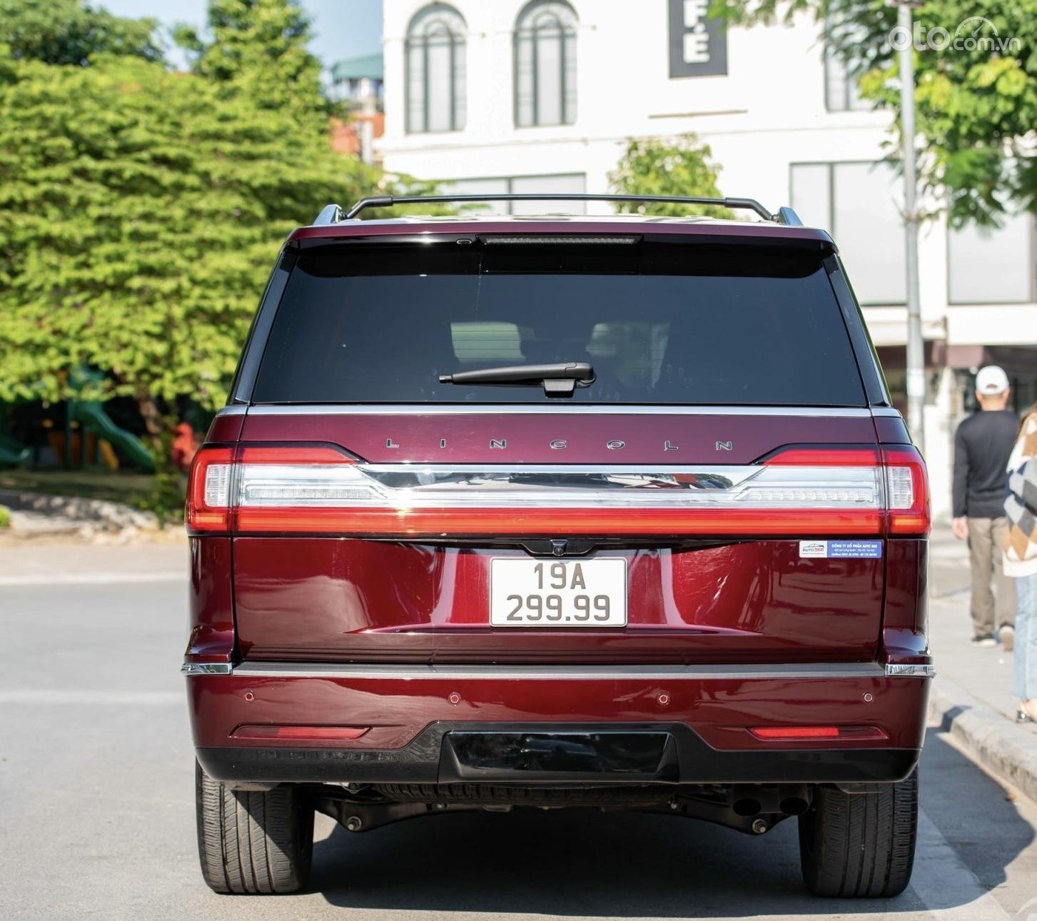 Đuôi xe Lincoln Navigator Black Label L.
