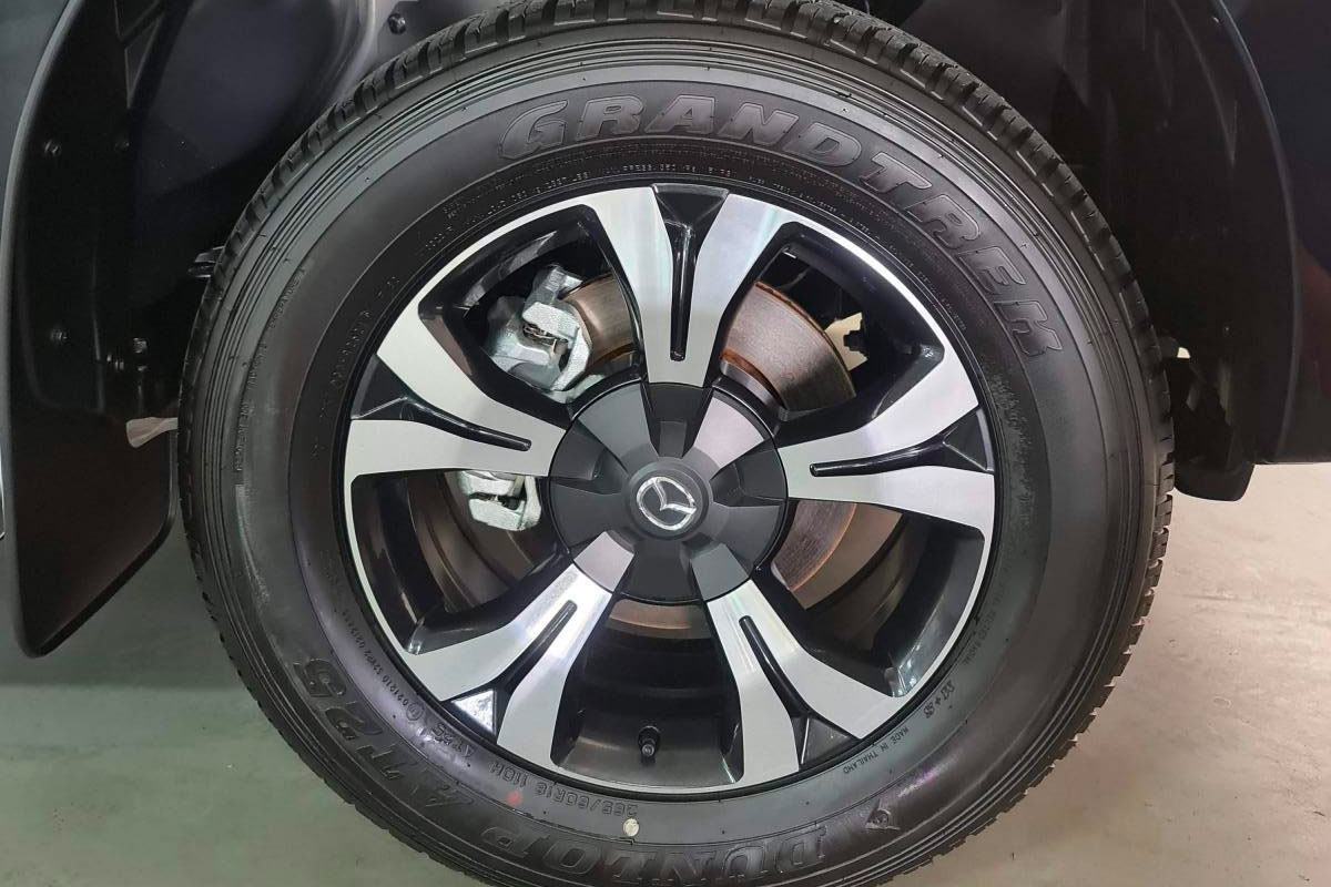 M&acirc;m xe Mazda BT-50