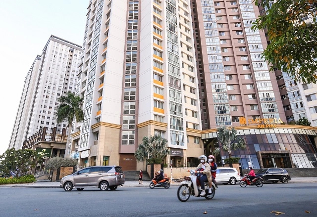 h&igrave;nh ảnh c&aacute;c t&ograve;a nh&agrave; chung cư cao tầng đ&atilde; ho&agrave;n thiện v&agrave; đi v&agrave;o ở.