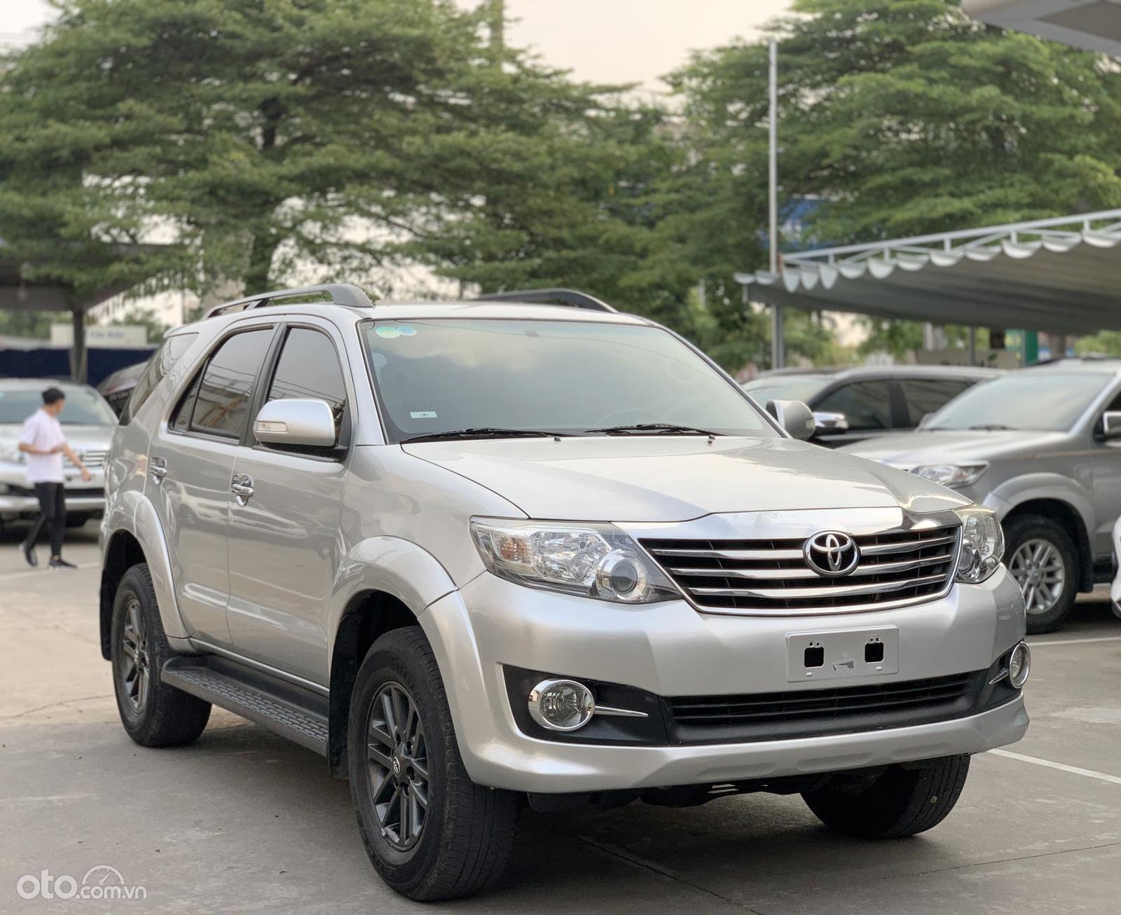 Đánh giá xe Toyota Fortuner 2016 cũ: Khỏe, bền nhưng ít đồ chơi.