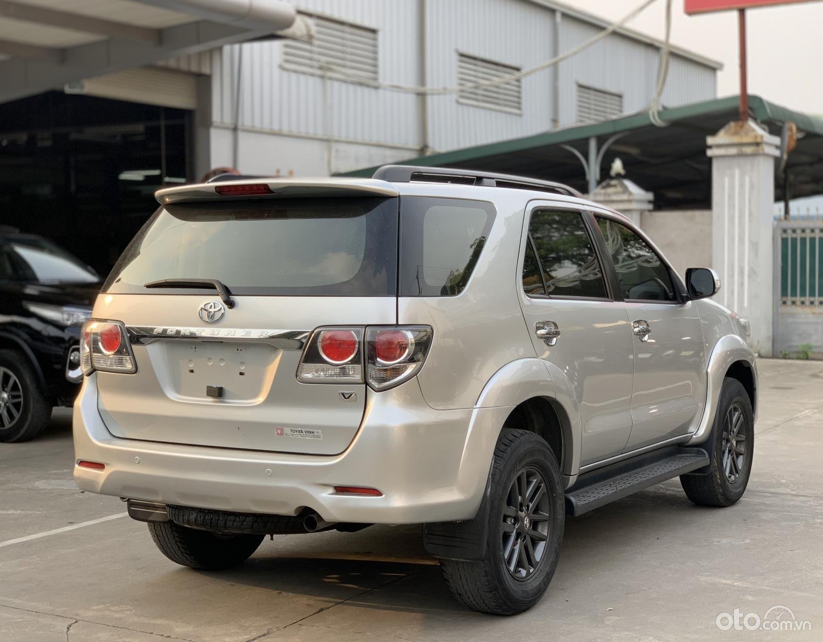 Giá xe Toyota Fortuner cũ sau 6 năm sử dụng.
