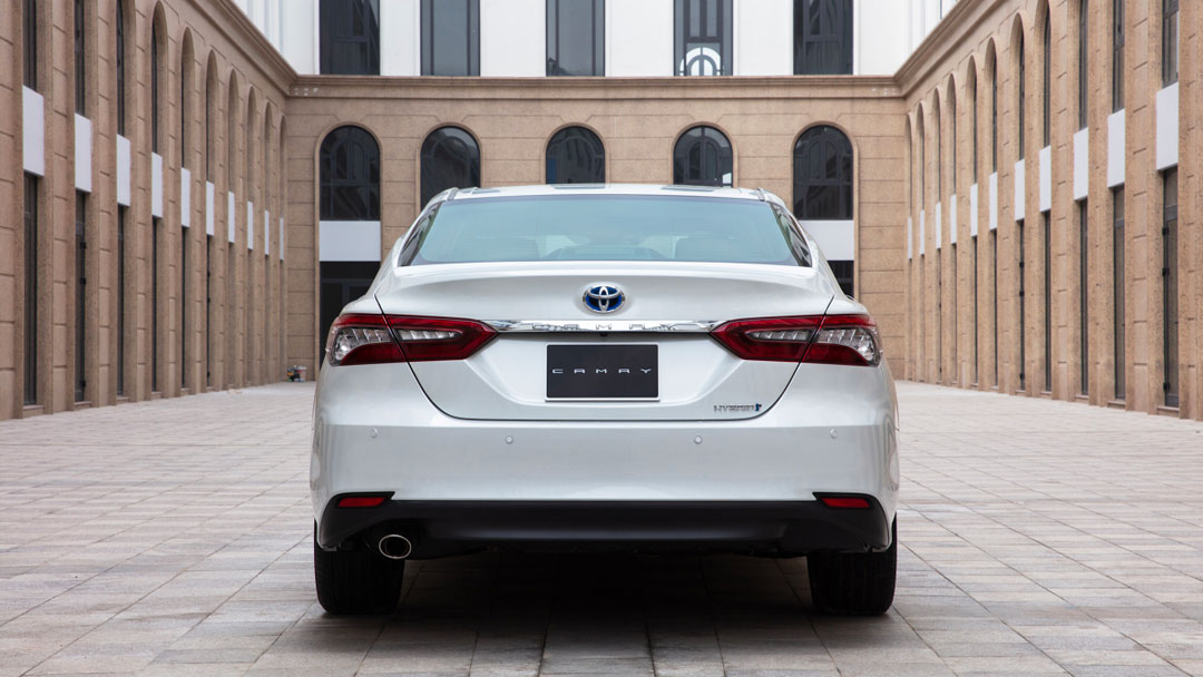 Toyota Camry 2022 c&oacute; th&ecirc;m bản hybrid tiết kiệm nhi&ecirc;n liệu
