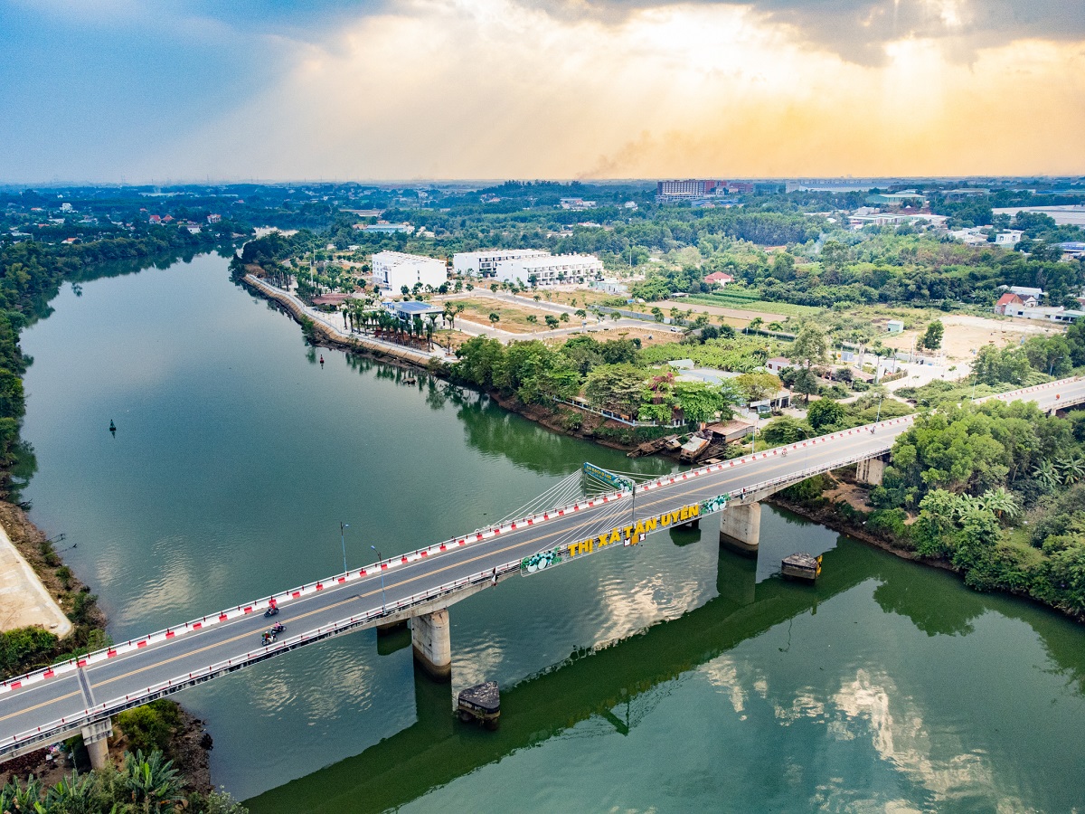 Khu nhà ở Biconsi Riverside sở hữu vị trí đắc địa “Nhất cận thị, nhị cận giang, tam cận lộ”.