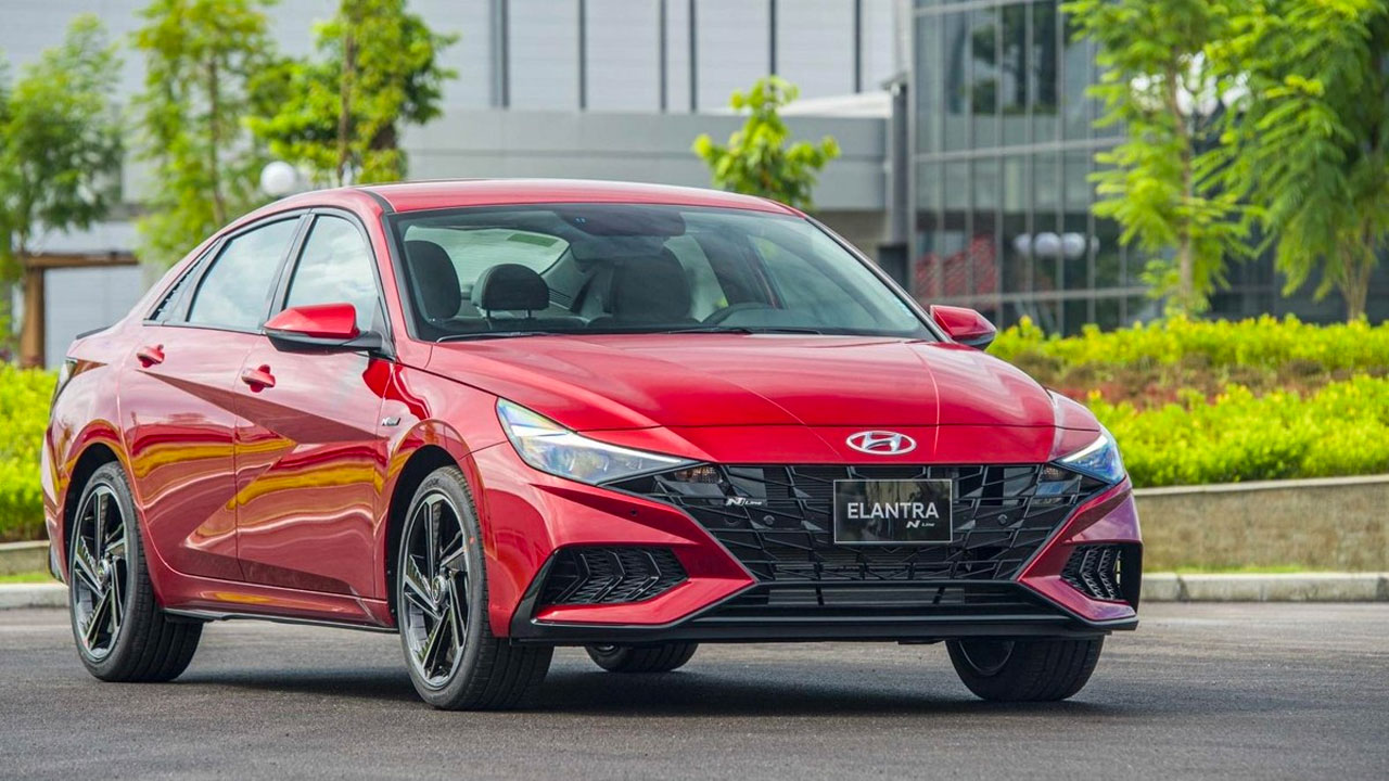 Đánh giá Hyundai Elantra 2023 mới ra mắt: Liệu có đủ sức cạnh tranh?