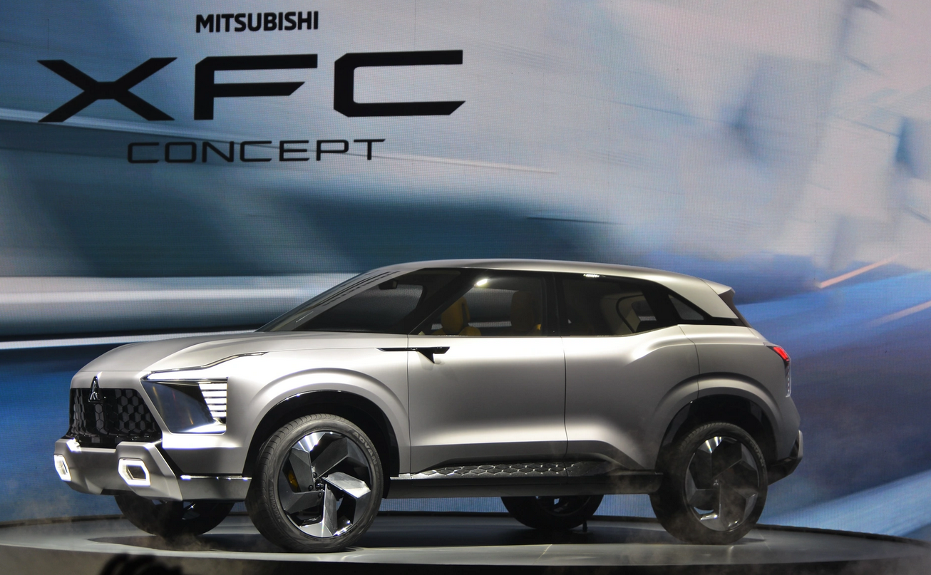 Giá xe Mitsubishi XFC Concept.