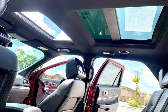Cửa sổ trời toàn cảnh Ford Explorer 2019 1