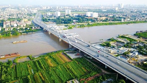 h&igrave;nh ảnh cầu bắc qua s&ocirc;ng Hồng nối H&agrave; Nội với Đ&ocirc;ng Anh