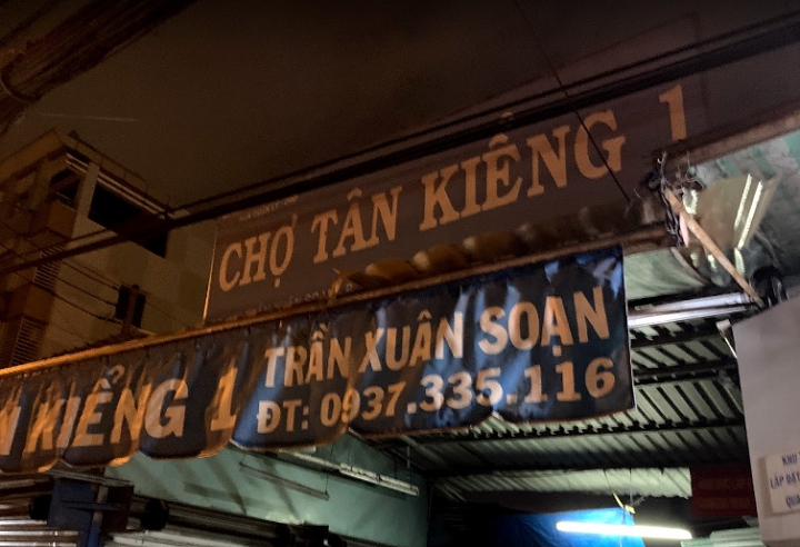  Chợ T&acirc;n Kiểng 1 l&agrave; một trong những chợ Quận 7 đ&ocirc;ng đ&uacute;c