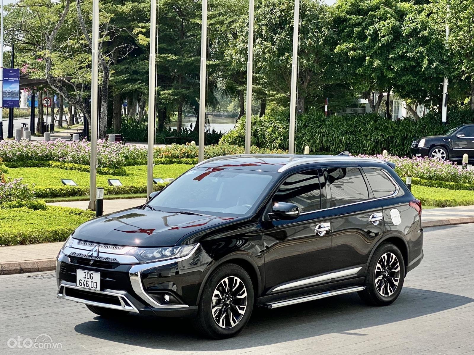 Những ưu điểm tạo nên sức hút cho Mitsubishi Outlander 2020 cũ.