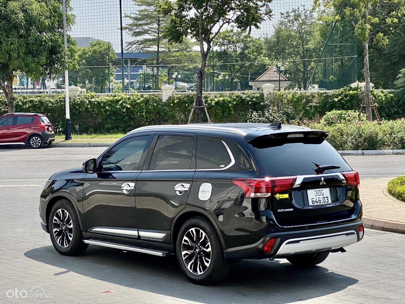 Mitsubishi Outlander 2020 cũ.