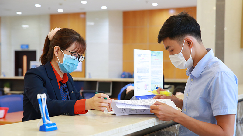H&igrave;nh ảnh tại một ng&acirc;n h&agrave;ng