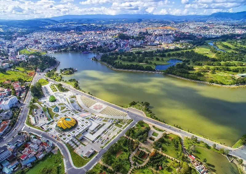 TP. Đ&agrave; Lạt, tỉnh L&acirc;m Đồng nh&igrave;n từ tr&ecirc;n cao