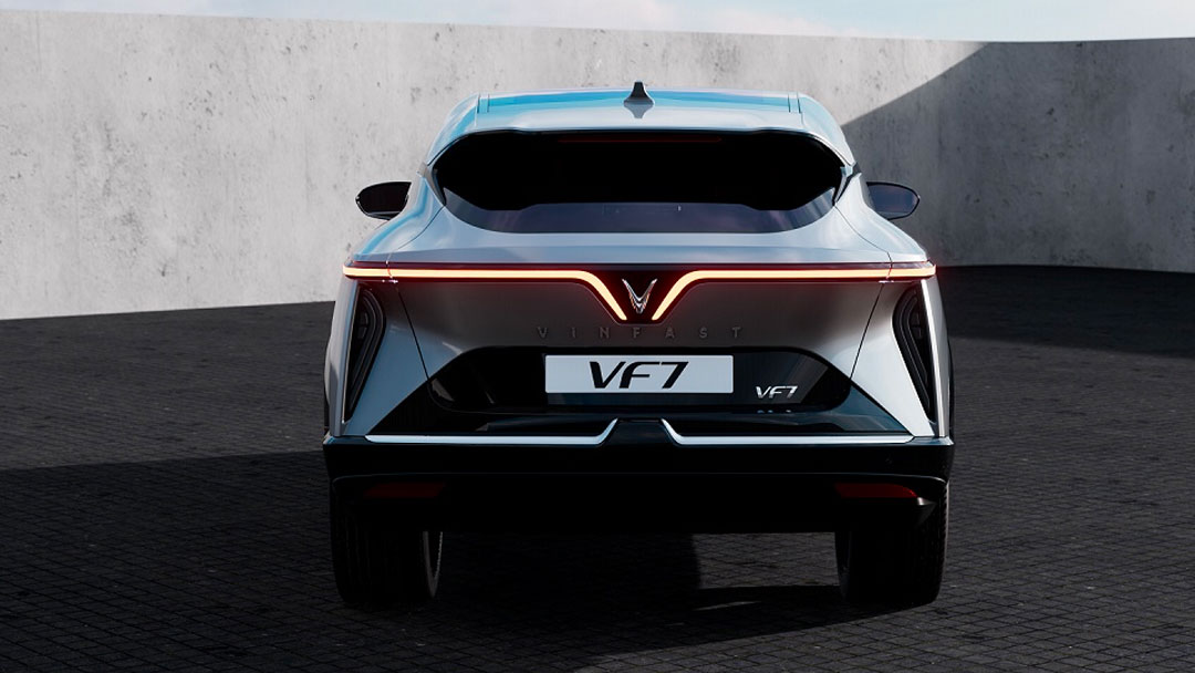 Đu&ocirc;i xe VinFast VF7