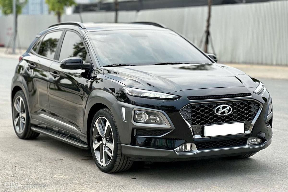 Hyundai Kona hay Ford Ecosport 2018.