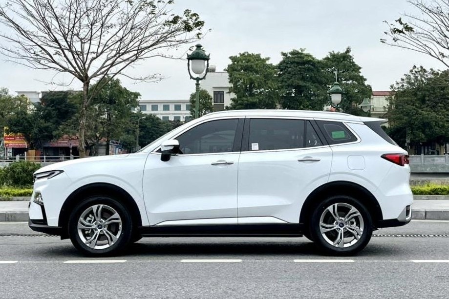 Ford Territory sử dụng động cơ xăng tăng áp 1.5L, cho công suất cực đại 160 mã lực Ford Territory sử dụng động cơ xăng tăng áp 1.5L, cho công suất cực đại 160 mã lực 1