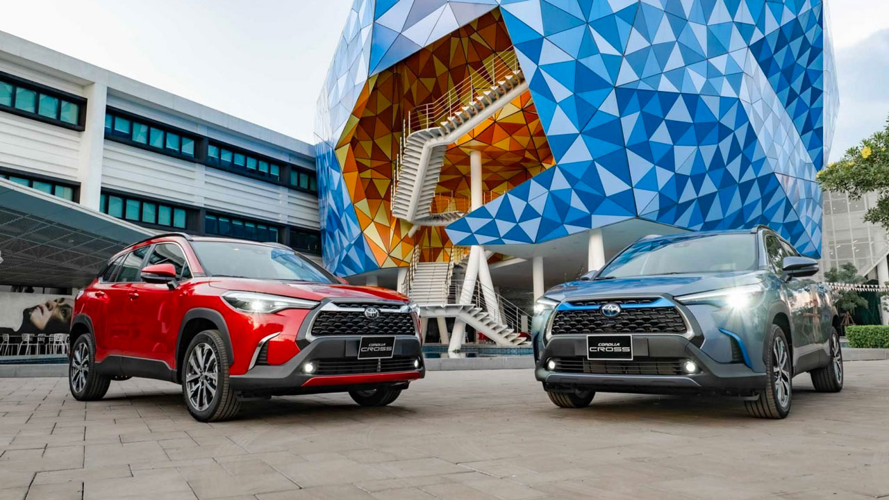 Top 10 xe b&aacute;n chạy th&aacute;ng 11: Toyota Corolla Cross dẫn đầu, Ford g&acirc;y bất ngờ lớn