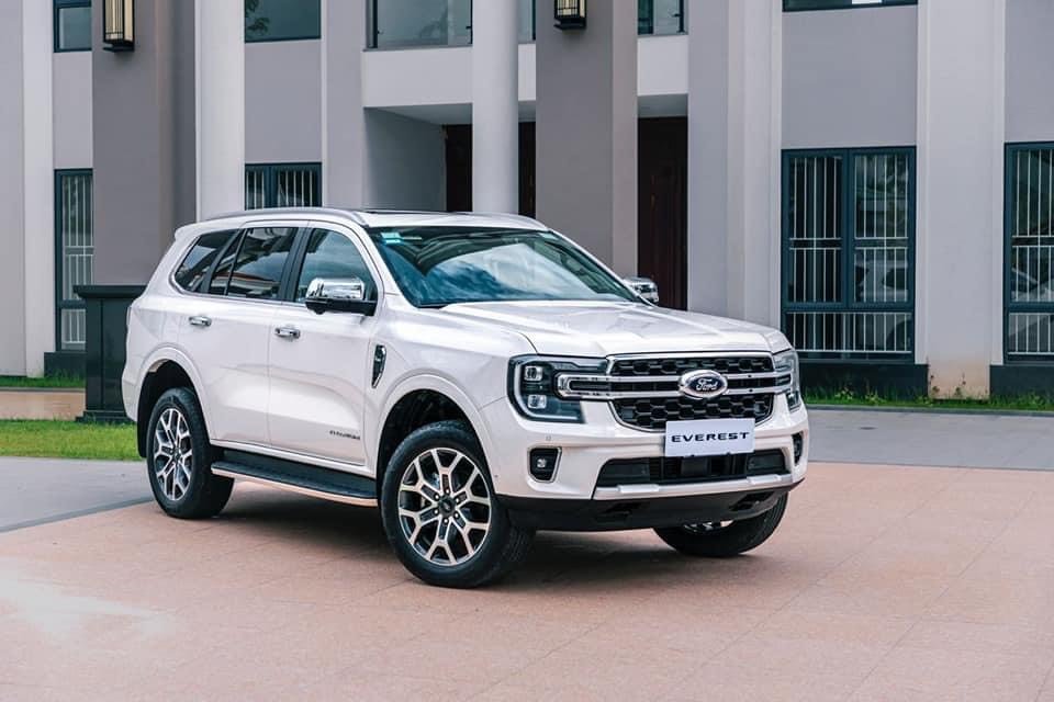 Ford Everest lần thứ 3 trong năm 2022 trị vì ngai vàng phân khúc SUV 7 chỗ tại Việt Nam.