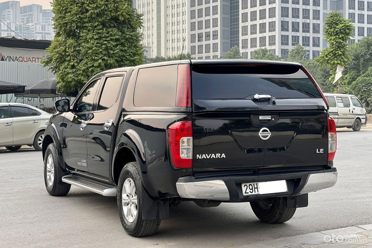 So sánh xe Nissan Navara 2017 và Mitsubishi Triton 2017 cũ về ngoại thất So sánh xe Nissan Navara 2017 và Mitsubishi Triton 2017 cũ về ngoại thất.