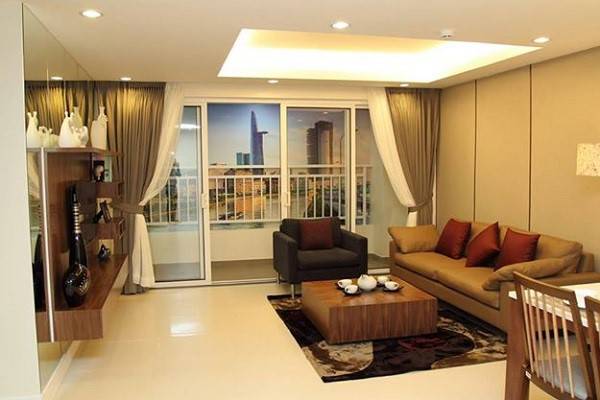 phòng khách căn h&ocirc;̣ Sunrise City gam tr&acirc;̀m