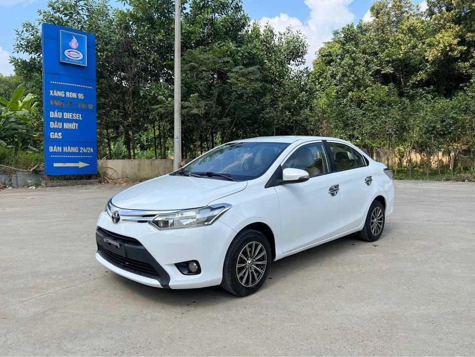 Toyota Vios cũ đời 2015.