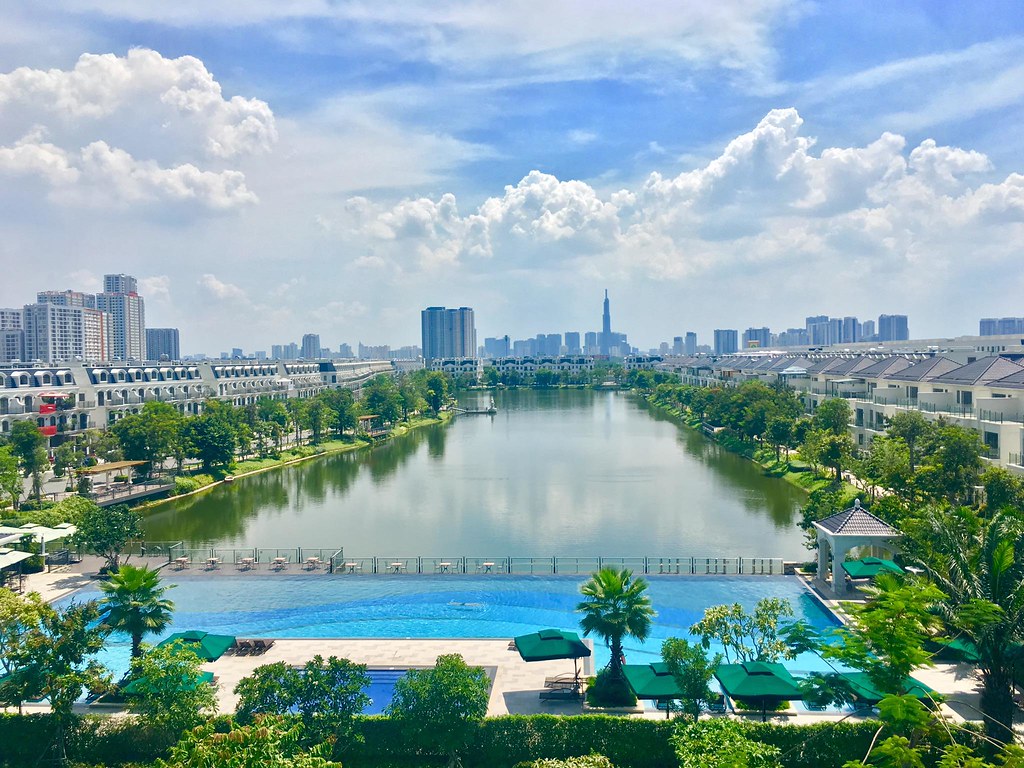 Khuôn viên xanh mát tại dự án Lakeview City Quận 2 