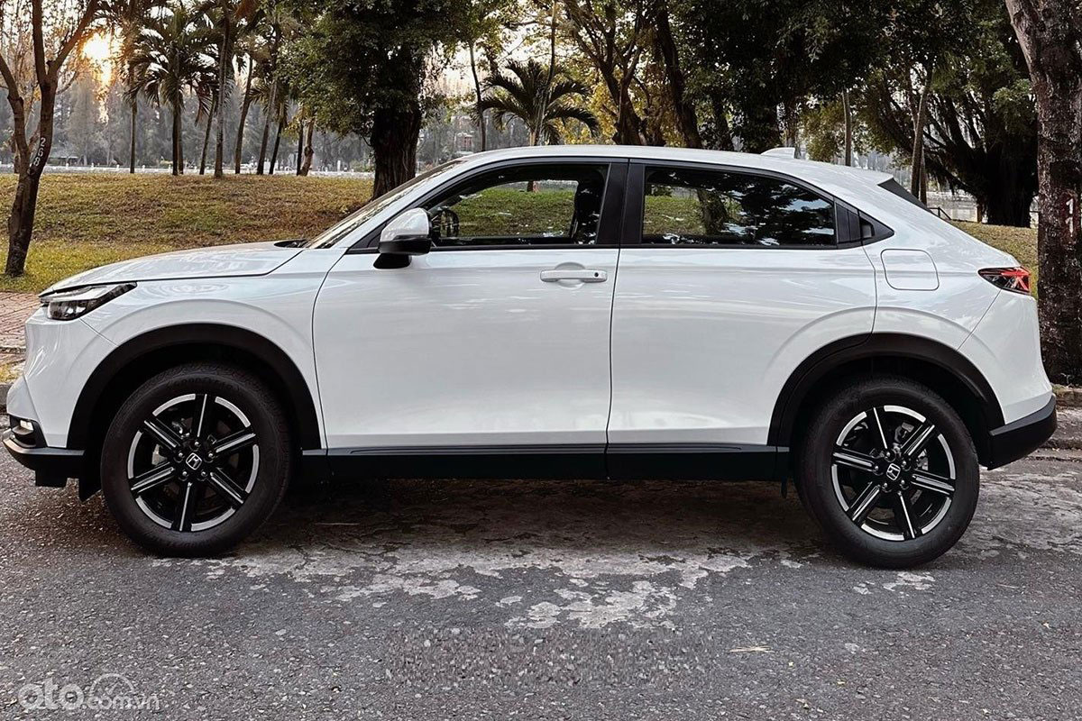 So sánh xe Honda HR-V G và Toyota Corolla Cross 1.8G về kích thước So sánh xe Honda HR-V G và Toyota Corolla Cross 1.8G về kích thước.