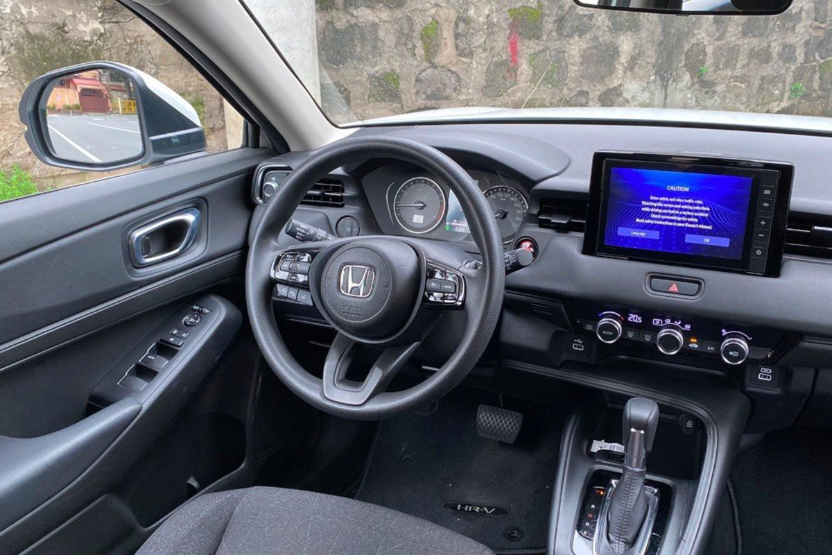So sánh xe Honda HR-V G và Toyota Corolla Cross 1.8G về nội thất So sánh xe Honda HR-V G và Toyota Corolla Cross 1.8G về nội thất.