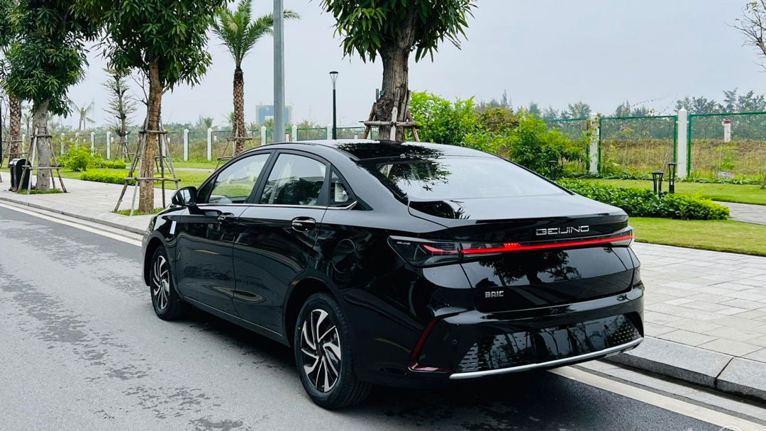 So sánh MG5 và Beijing U5 Plus: Về ngoại hình