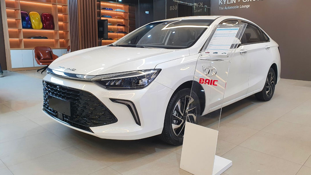 So sánh MG5 và Beijing U5 Plus: Về ngoại hình
