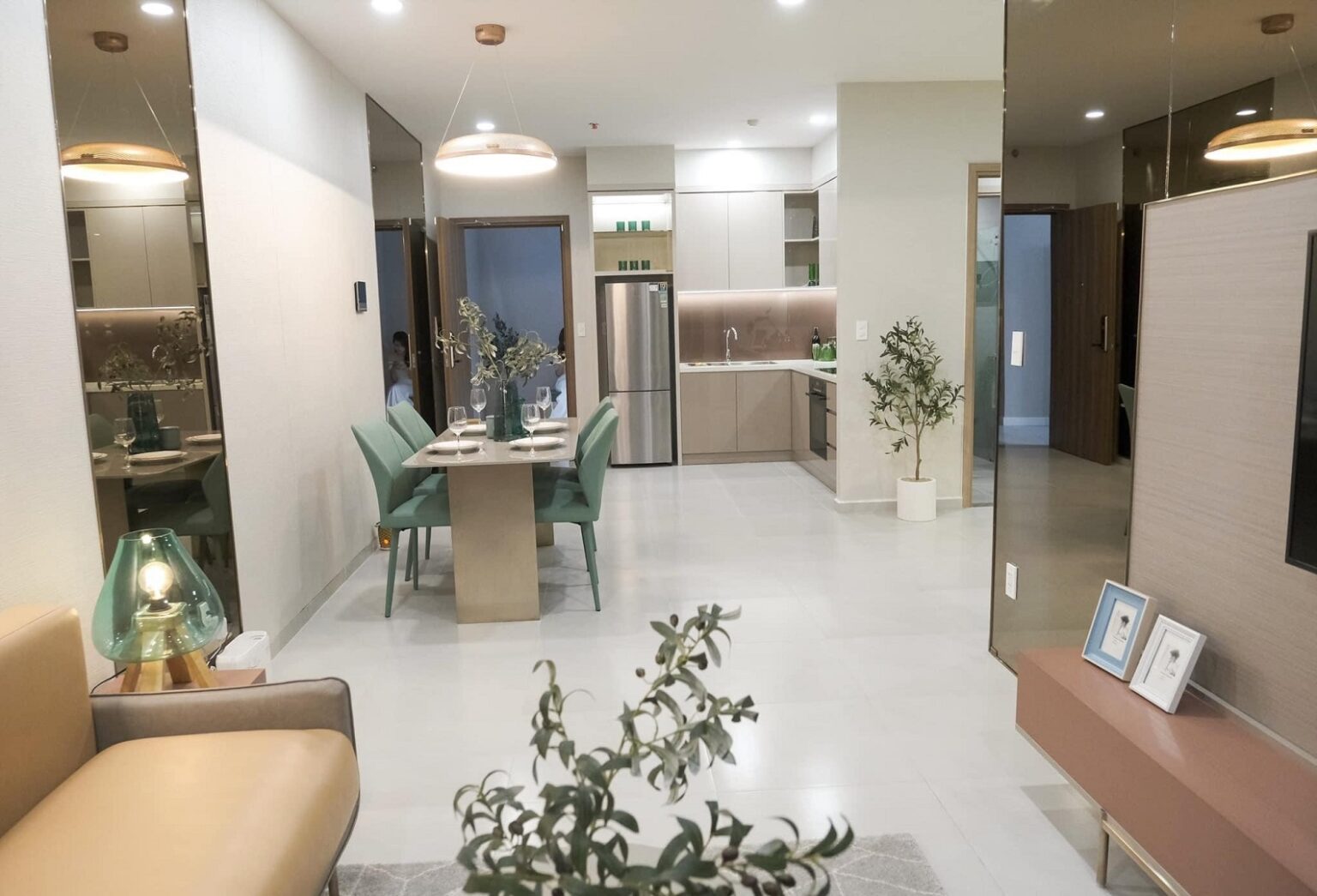 Thiết kế kh&ocirc;ng gian mở tạo cảm gi&aacute;c rộng tho&aacute;ng hơn so với diện t&iacute;ch thực tế.