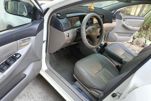 Nội thất xe Toyota Corolla Altis 2003 1