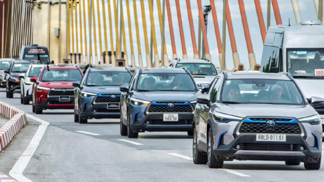 Phân khúc SUV đô thị tháng 1/2023: Honda HR-V thăng hoa, Toyota Corolla Cross lao dốc 1
