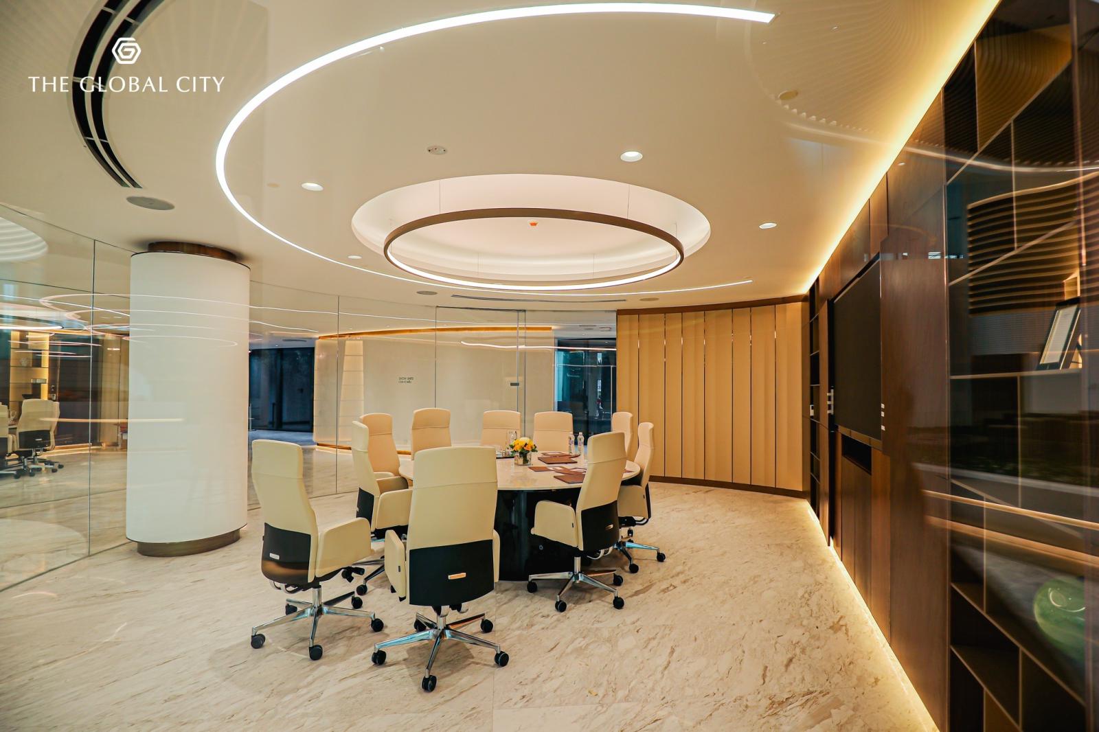 Ph&ograve;ng l&agrave;m việc sales tại nh&agrave; mẫu The Global City.