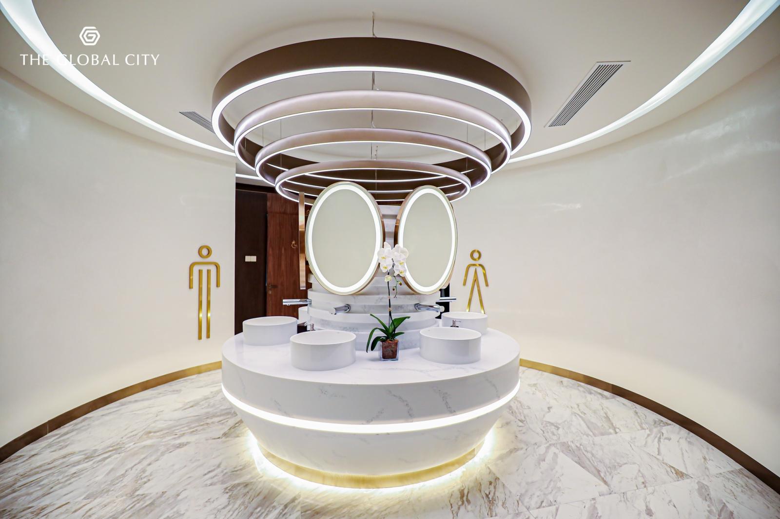 Ph&ograve;ng vệ sinh nh&agrave; mẫu The Global City.