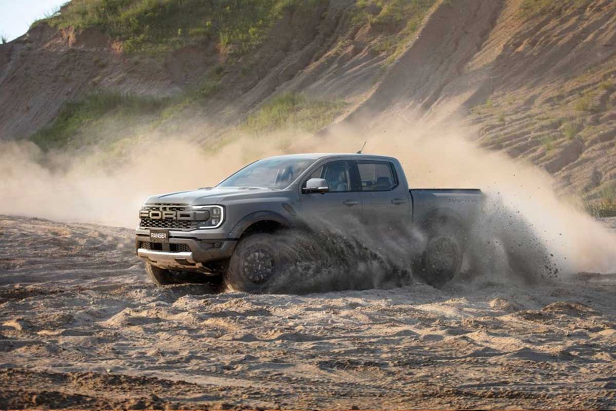 Những n&acirc;ng cấp ở hệ thống kỹ thuật&nbsp;gi&uacute;p Ranger Raptor 2023&nbsp;gia tăng độ h&agrave;i l&ograve;ng của những tay chơi off-road.
