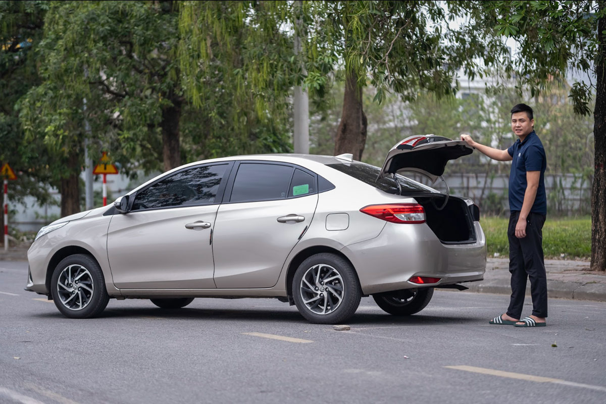 Anh Minh Đức tin tưởng đưa xe vào đại lý Toyota chính hãng để bảo dưỡng định kỳ