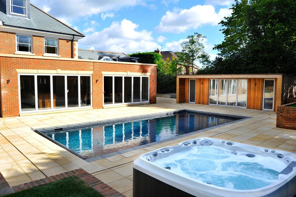 Mẫu bể bơi kết hợp bồn sục Jacuzzi