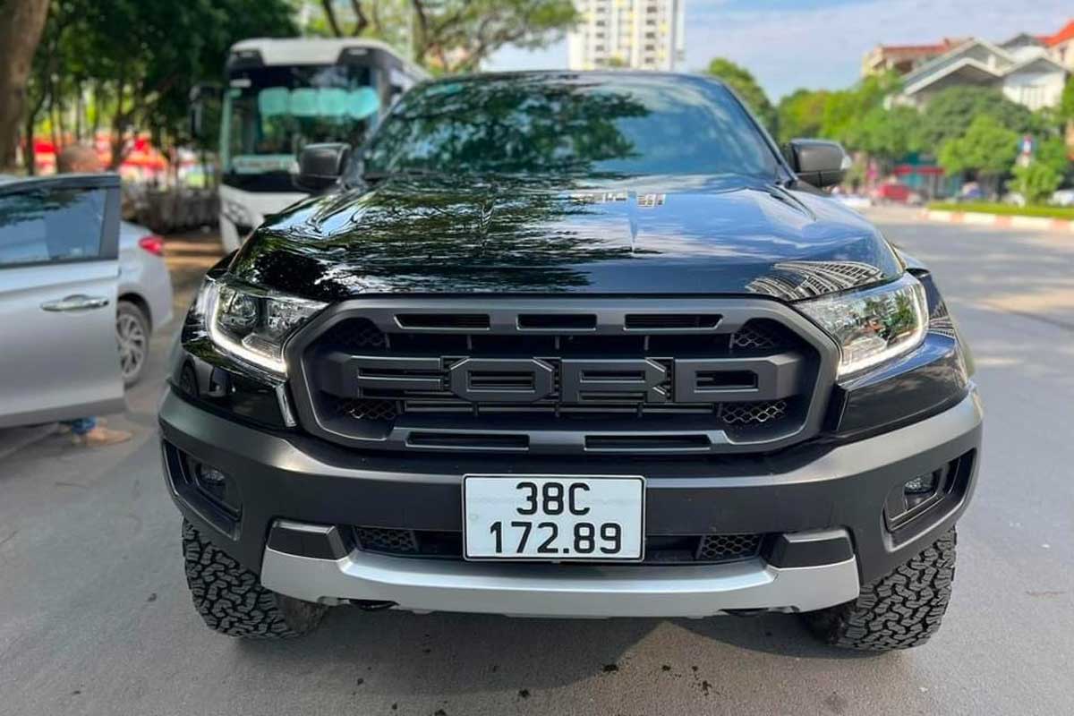 So sánh Ford Ranger Raptor 2023 và thế hệ cũ: Về ngoại thất So sánh Ford Ranger Raptor 2023 và thế hệ cũ: Về ngoại thất