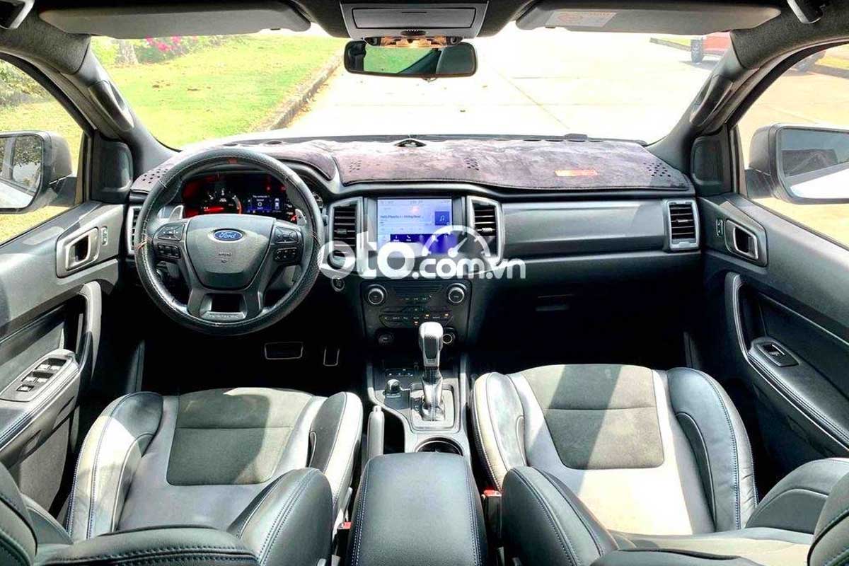 So sánh Ford Ranger Raptor 2023 và thế hệ cũ: Về nội thất So sánh Ford Ranger Raptor 2023 và thế hệ cũ: Về nội thất
