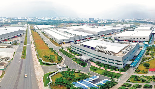 cụm công nghiệp nhìn từ trên cao