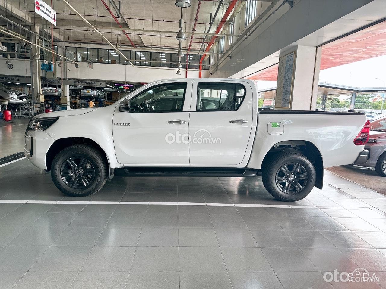 Thông số kích thước xe Toyota Hilux 2023 .