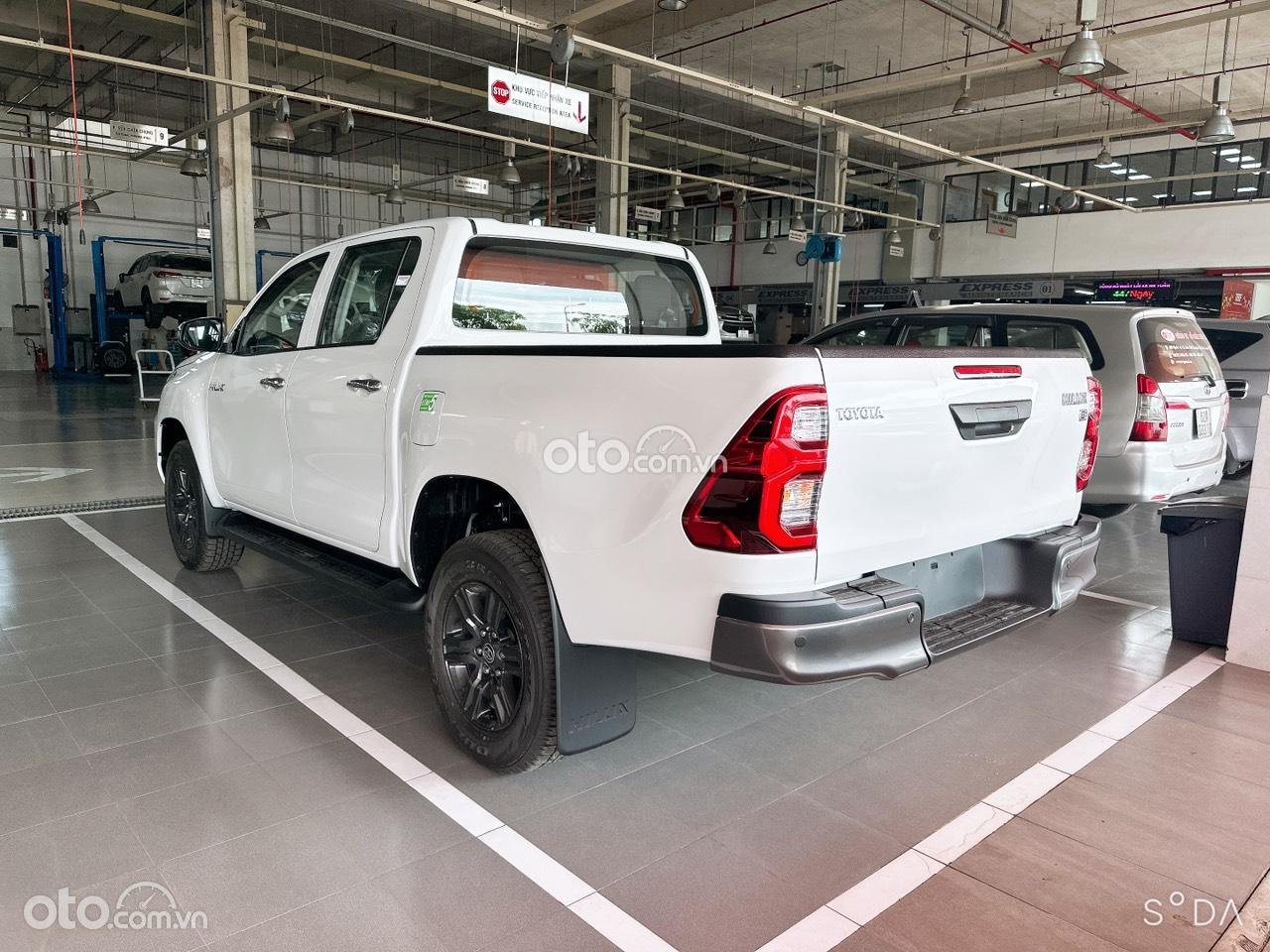 Ngoại thất Toyota Hilux.