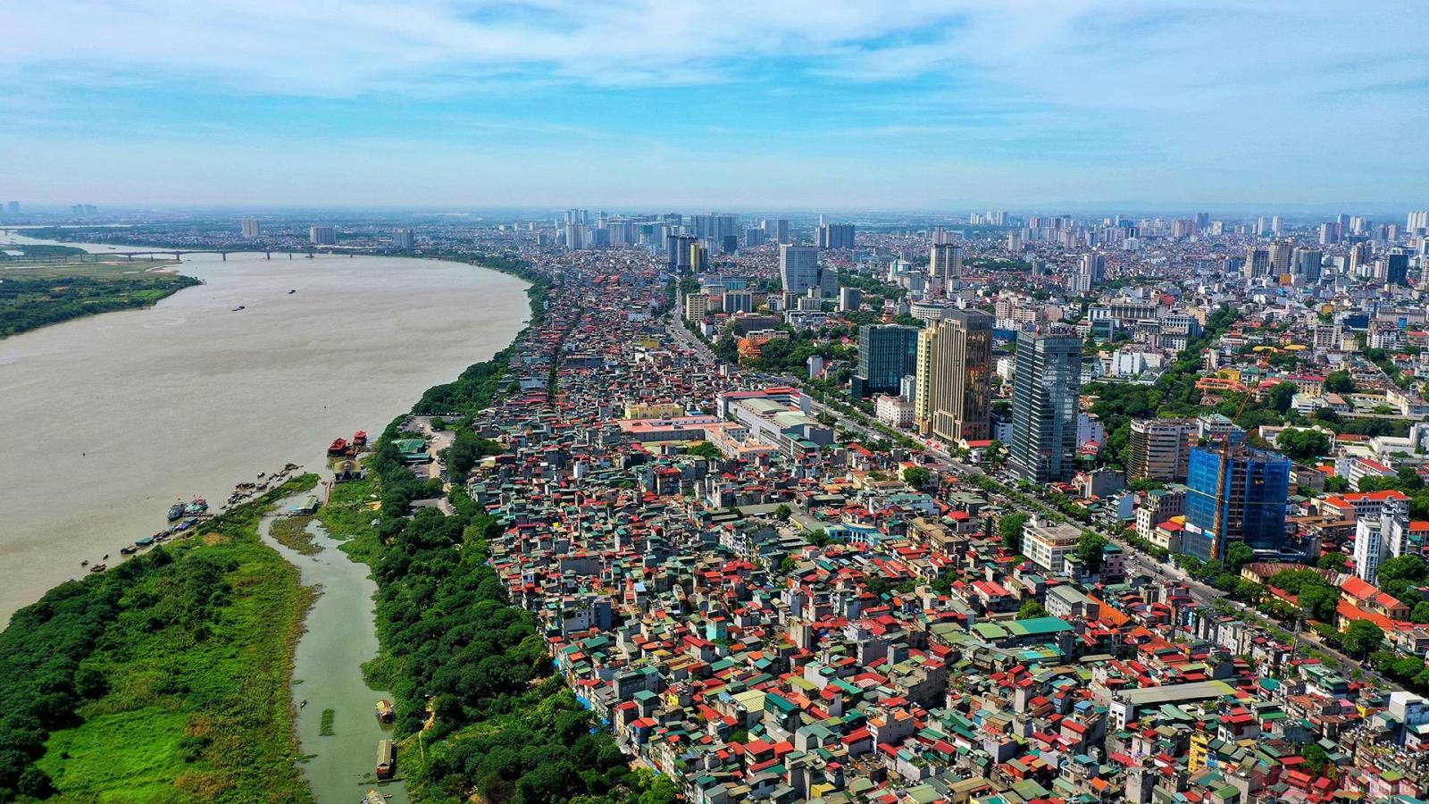 Một g&oacute;c TP. H&agrave; Nội nh&igrave;n từ tr&ecirc;n cao cạnh s&ocirc;ng Hồng