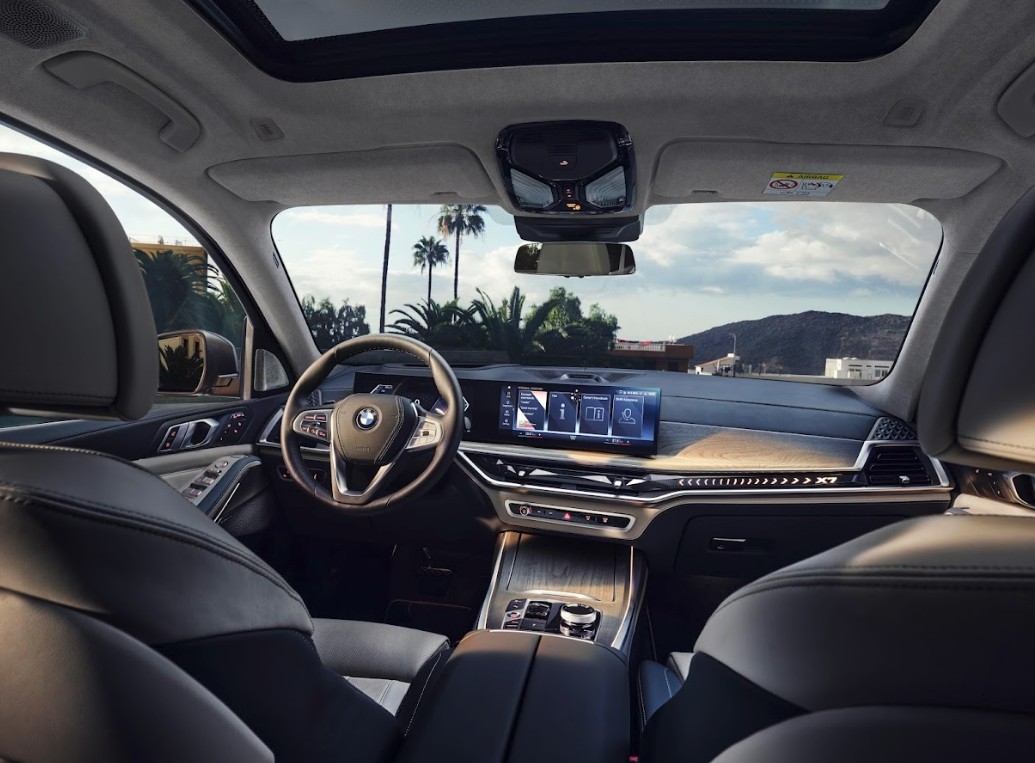 Nội thất xe BMW X7 2023.