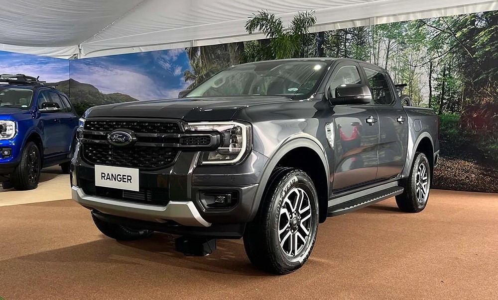 Thông số kỹ thuật Ford Ranger Sport hoàn toàn mới tại Việt Nam.